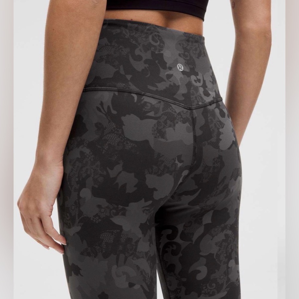 Lululemon Align High-Rise Crop 23"
Hidden Heritage Lace Black Multi
